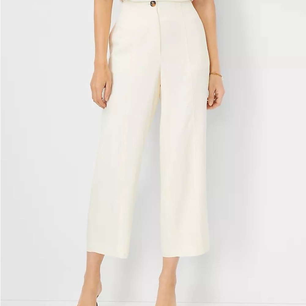 Ann Taylor The Seames Straight Crop Pant in Winter White Size 6